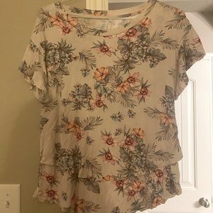 Small LM ruffle sleeve top